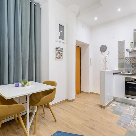 Appartamento Via Visconti Rom Exteriör bild